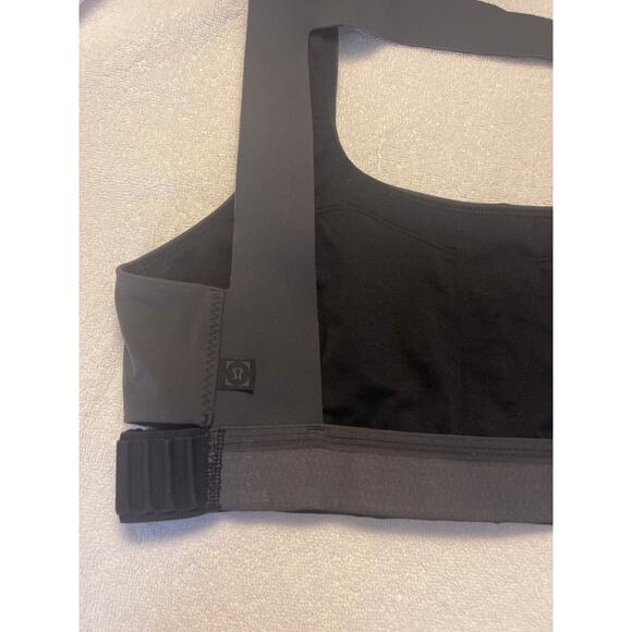Lululemon Esker Bra *lululemon lab
Graphite Grey Size 6 - Picture 7 of 8